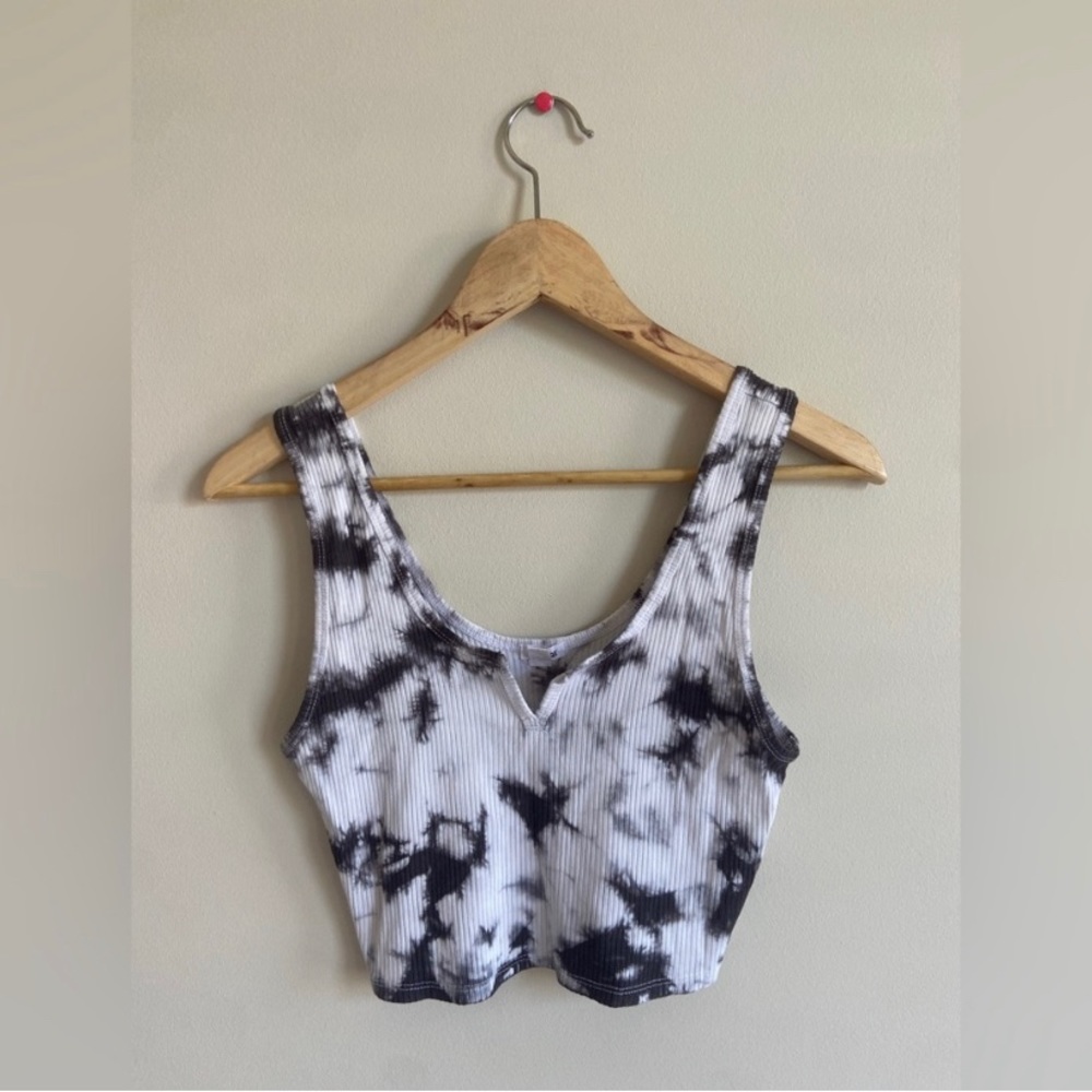 tie dye crop top